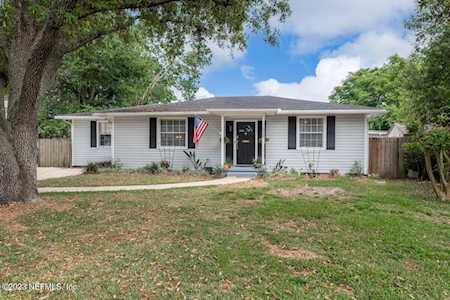4668 Martingale RD Jacksonville, FL 32210