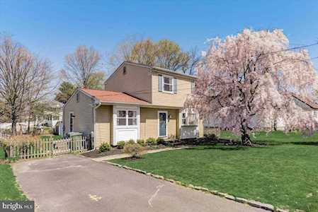 12 Hoffman Ave Cherry Hill, NJ 08003