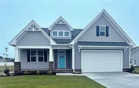 624 Hayes Dr Chesapeake, VA 23320