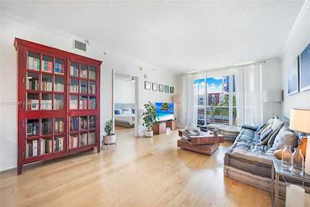 2000 N Bayshore Dr #517 Miami, FL 33137