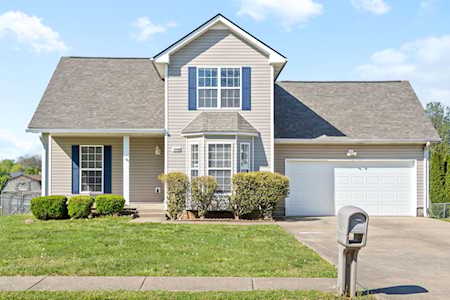 4048 New Grange Cir Clarksville, TN 37040