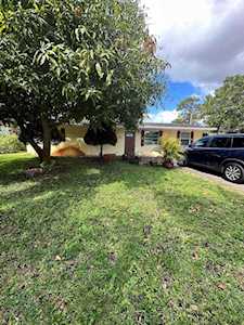 1347 Fernlea Drive West Palm Beach, FL 33417