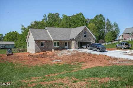 1129 Summerfield Dr Maryville, TN 37801