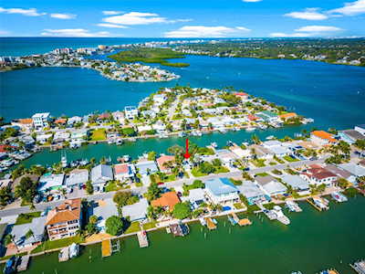 17726 Long Point Dr Redington Shores, FL 33708