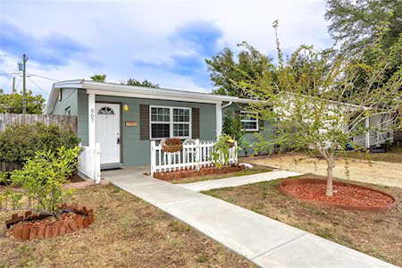 867 51st Ave N St. Petersburg, FL 33703