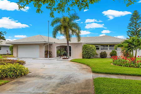 11122 137th St N Largo, FL 33774