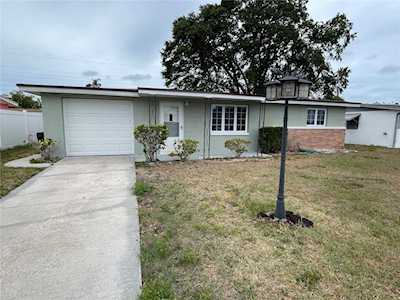 2101 Dixie Garden LOOP Holiday, FL 34690