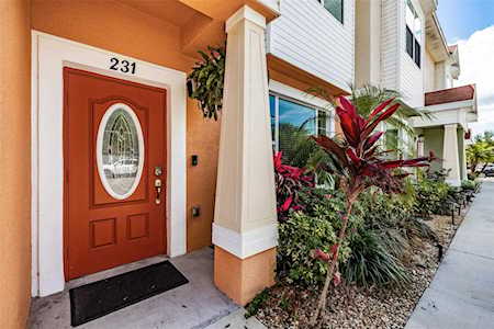 231 Alexander Woods Dr Plant City, FL 33563