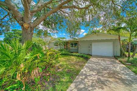 9469 Temple Ave Seminole, FL 33772