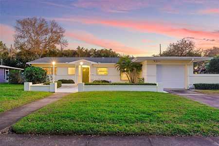 322 Bayview Dr NE St. Petersburg, FL 33704