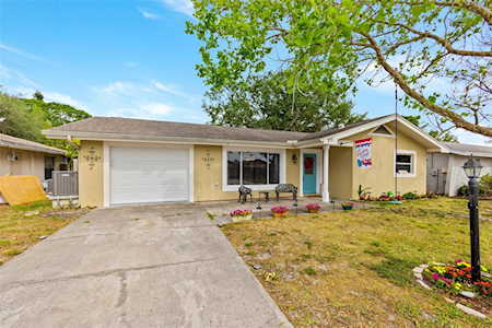 711 Lemonwood Dr Oldsmar, FL 34677