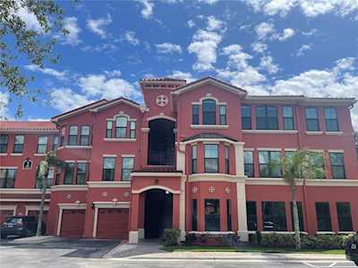 2713 Via Murano #225 Clearwater, FL 33764