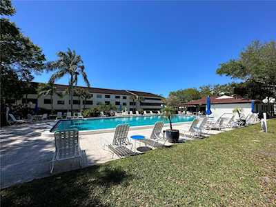 2597 Countryside Blvd #110 Clearwater, FL 33761