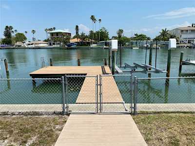 521 S Bayshore Dr Madeira Beach, FL 33708