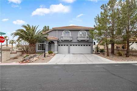 8301 Fawn Brook Ct Las Vegas, NV 89149