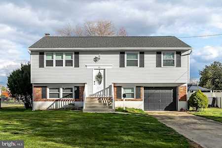 1 Fenwick Ln Pennsville, NJ 08070
