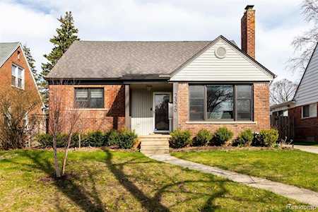 2326 Benjamin Ave Royal Oak, MI 48073
