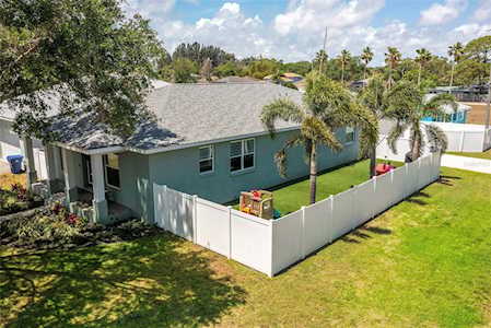 7809 40th Ave N St. Petersburg, FL 33709