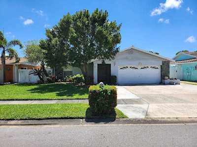 6340 103rd Ave N Pinellas Park, FL 33782