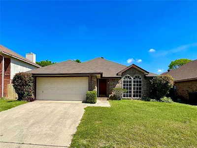 8729 Sabinas Trail Fort Worth, TX 76118