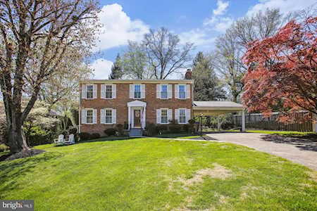 419 Cynthia Ln NE Vienna, VA 22180