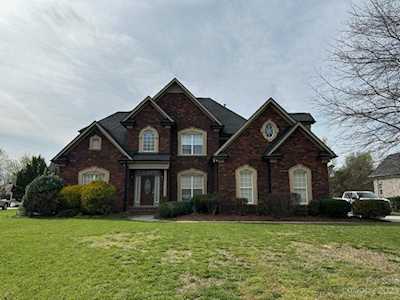 5507 Two Iron Dr Matthews, NC 28104