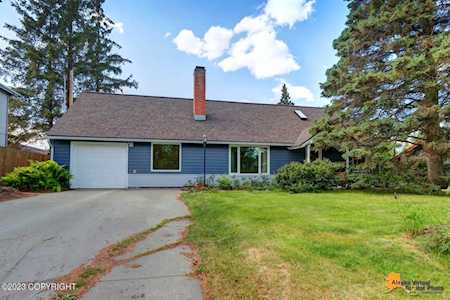 2612 Lord Baranof Dr Anchorage, AK 99517