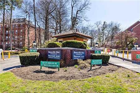 24 Bronxville Glen Drive #4-13 Yonkers, NY 10708