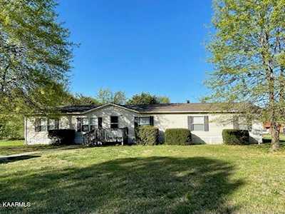 215 Abbott Rd Lenoir City, TN 37771