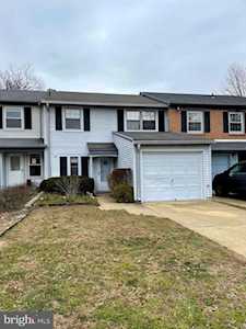 19 Farnwood Rd Mount Laurel, NJ 08054