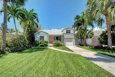 1117 S Palmway Lake Worth Beach, FL 33460