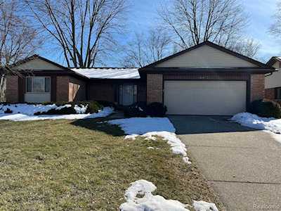 44057 Hanford Rd Canton Twp, MI 48187