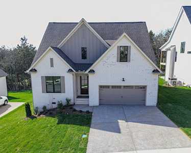 401 Arrow Court Hendersonville, TN 37075