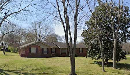 8011 Vaden Dr Brentwood, TN 37027