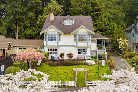 1090 NE Holm Ct Poulsbo, WA 98370