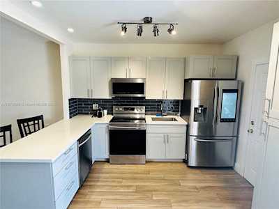1600 NE 114th St #311 Miami, FL 33181