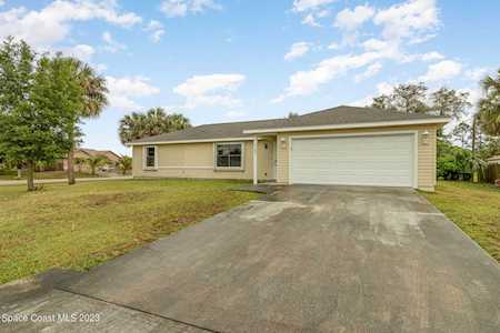 1587 NW Cass Avenue Palm Bay, FL 32907