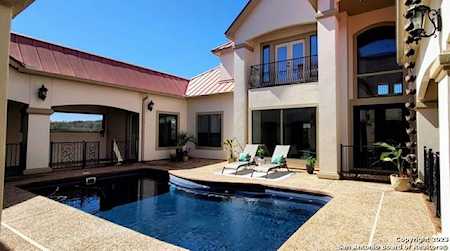 913 Kings Cove Dr Canyon Lake, TX 78133