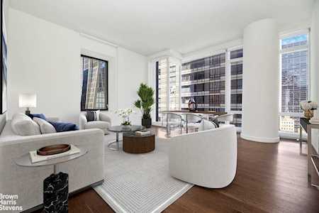 20 W 53rd St #21C New York, NY 10103