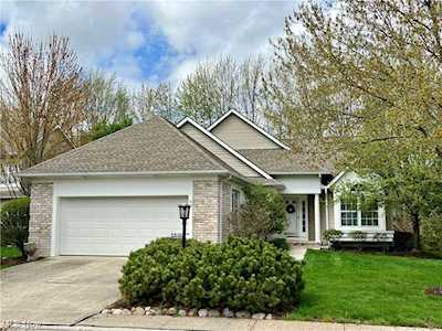 29858 Yorktown Dr #74 Westlake, OH 44145