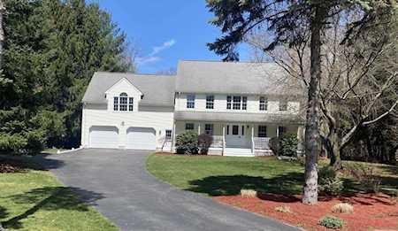 18 Eden Park Dr North Attleboro, MA 02760