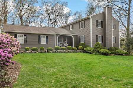 26 Pine Hill Court Briarcliff Manor, NY 10510