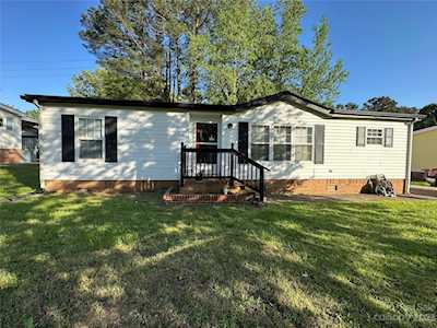 1086 Southwood Dr Clover, SC 29710