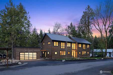 9573 NE Sigrids Ct Bainbridge Island, WA 98110