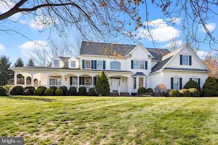 128 Strawberry Ln Ivyland, PA 18974