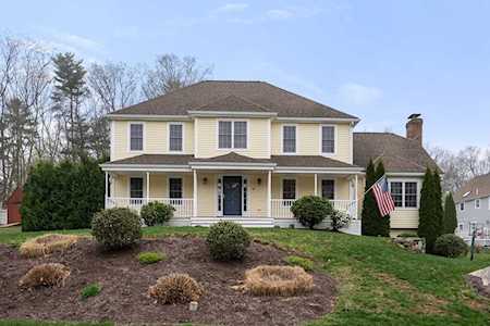 15 Hunter Ln Sturbridge, MA 01518