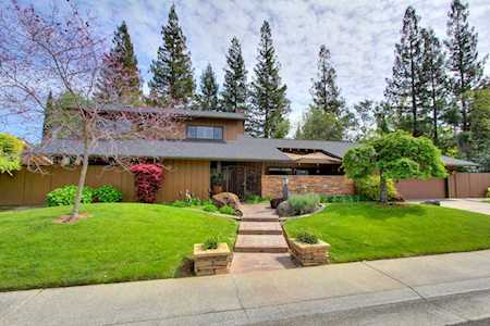 809 Lake Oak Court Sacramento, CA 95864