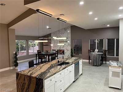 2704 Golfside Dr Las Vegas, NV 89134
