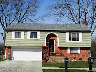 5980 Huntington Dr Ypsilanti Twp, MI 48197