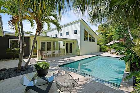1429 N Lakeside Drive Lake Worth Beach, FL 33460